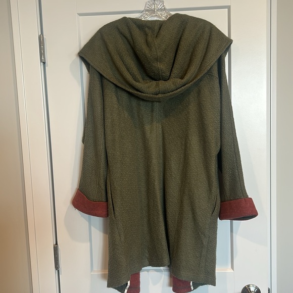 Hem and Thread hooded olive green and terra cotta accents jacket. Size M/L. - Picture 2 of 4
